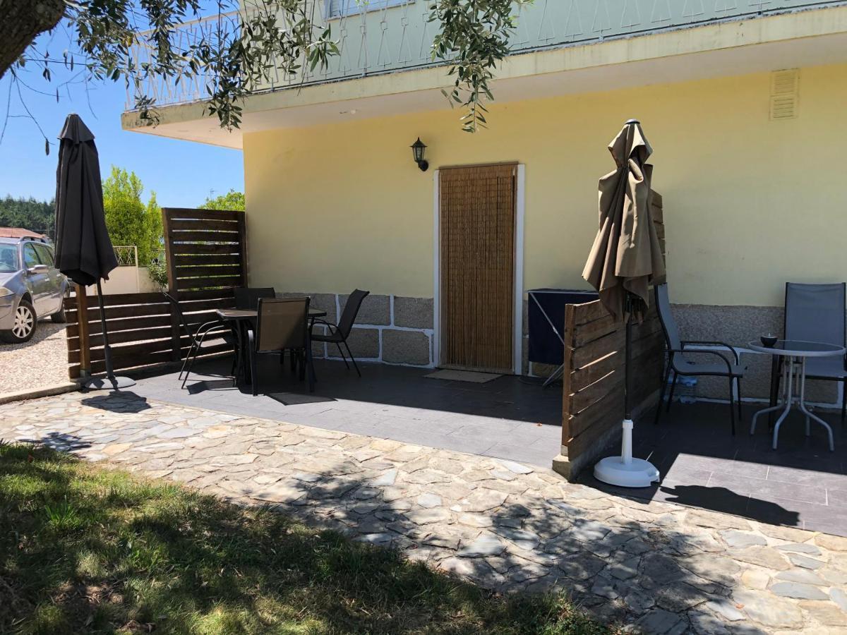 A Casa Amarela Apartment Pinheiro de Coja Luaran gambar