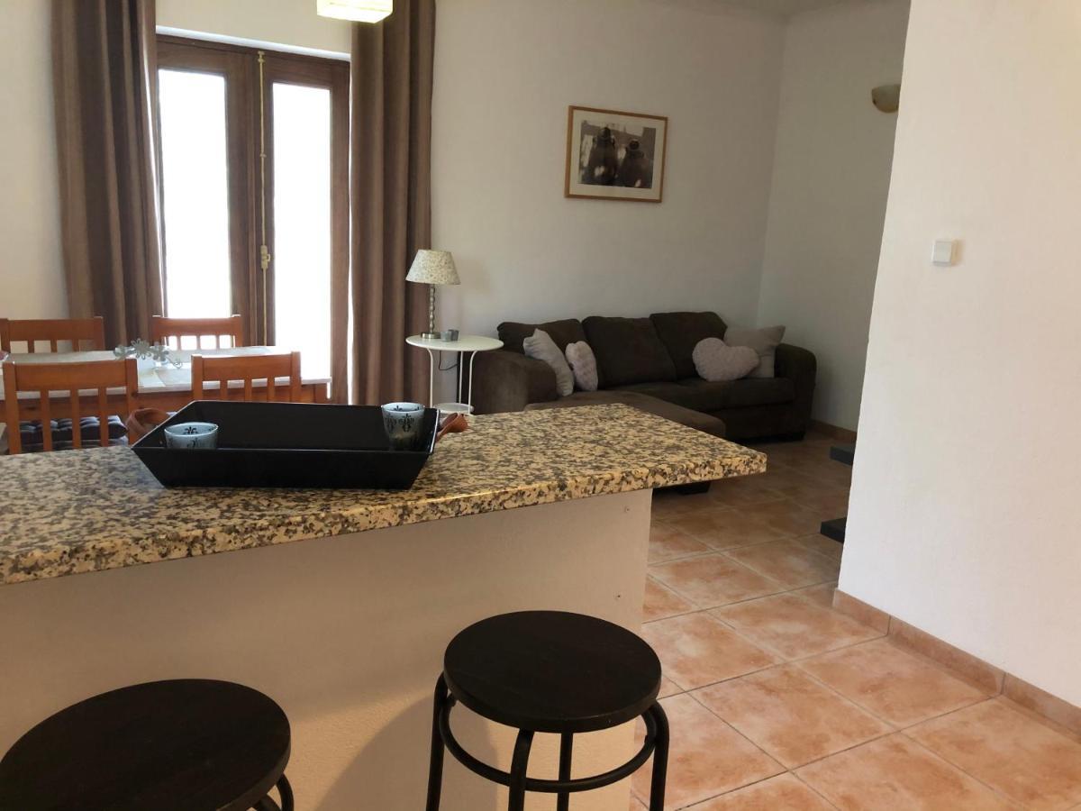 A Casa Amarela Apartment Pinheiro de Coja Luaran gambar