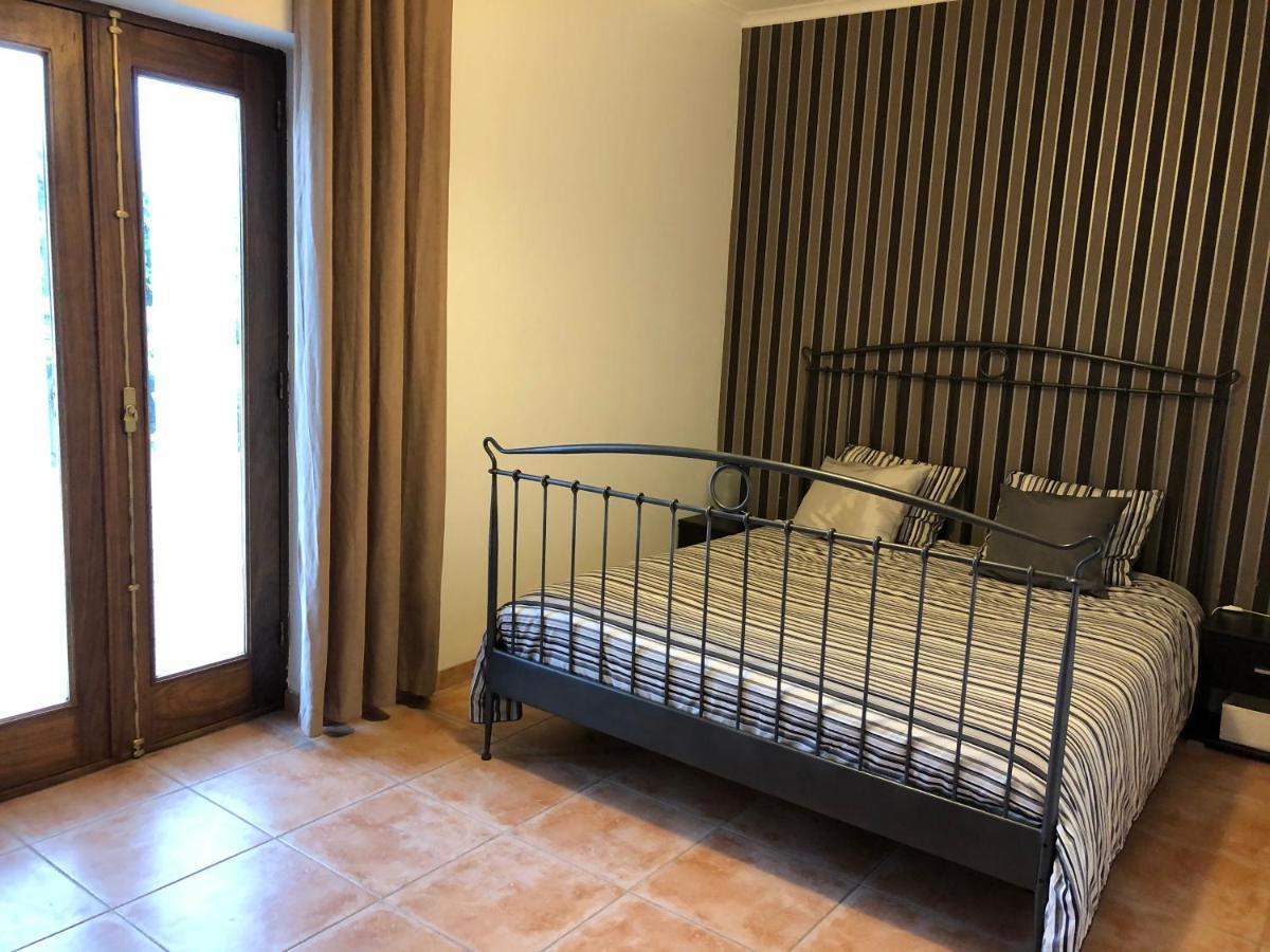 A Casa Amarela Apartment Pinheiro de Coja Luaran gambar