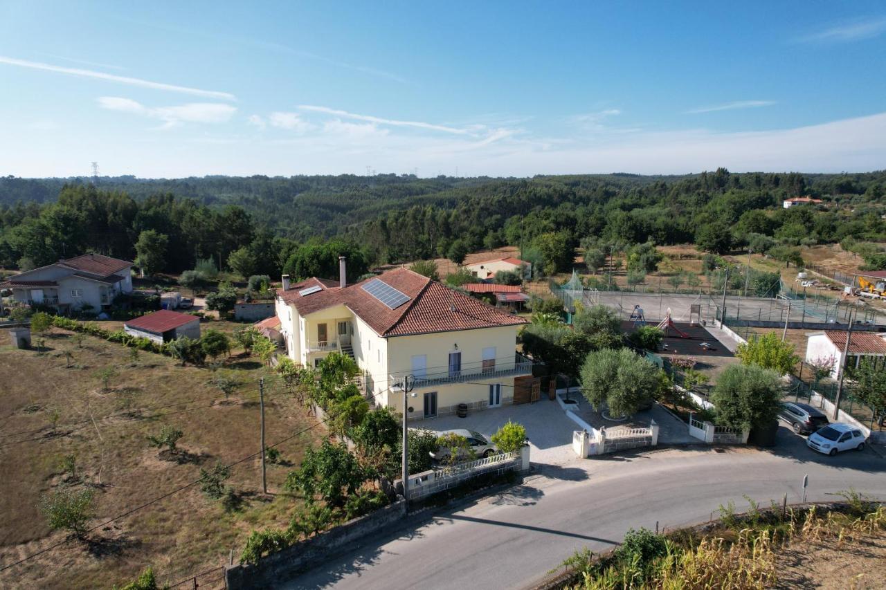 A Casa Amarela Apartment Pinheiro de Coja Luaran gambar