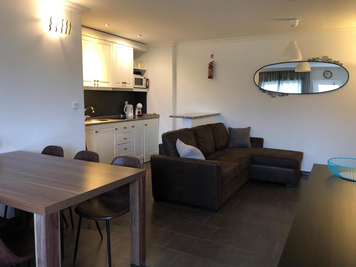 A Casa Amarela Apartment Pinheiro de Coja Luaran gambar